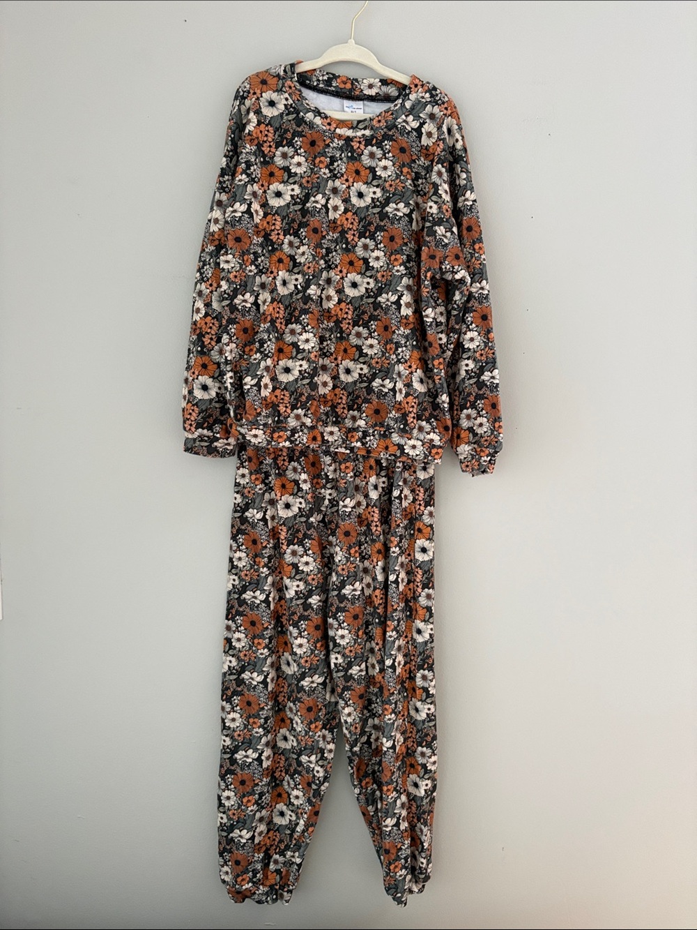 Little One Shop Rustic Bloom Sweatsuit
